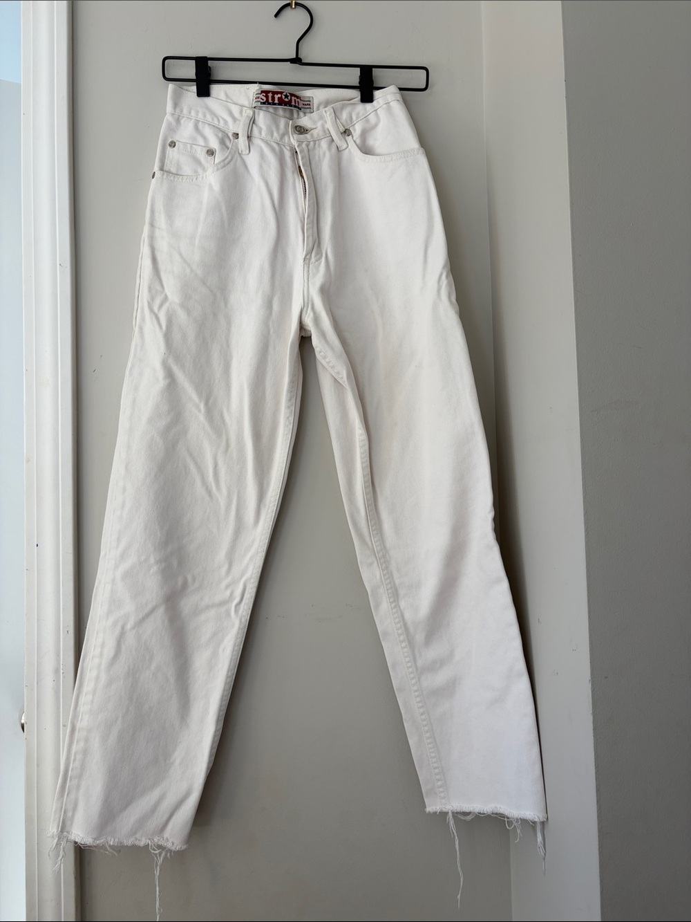 Strom Cream Straight-Leg Jeans
